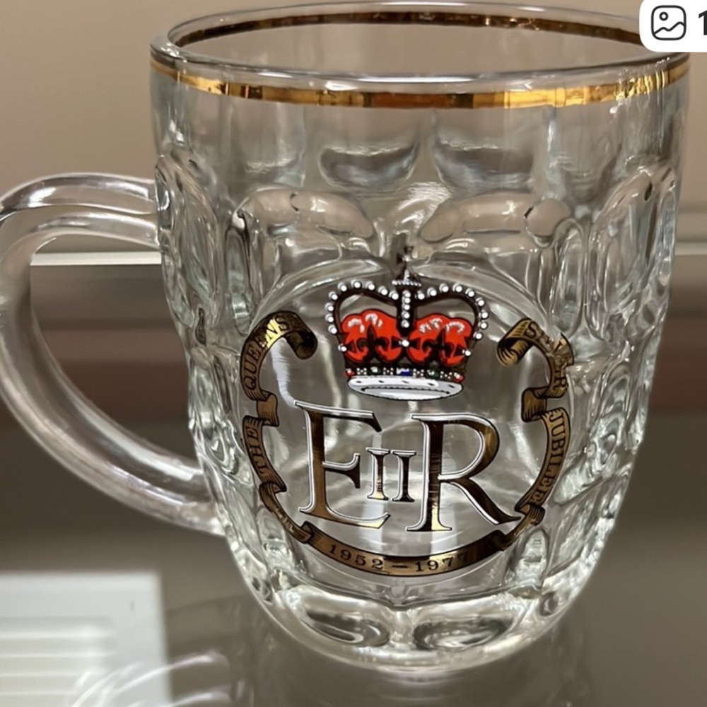 The Queens Silver Jubilee 1977 Beer Glass W/Handle 4” Made In England